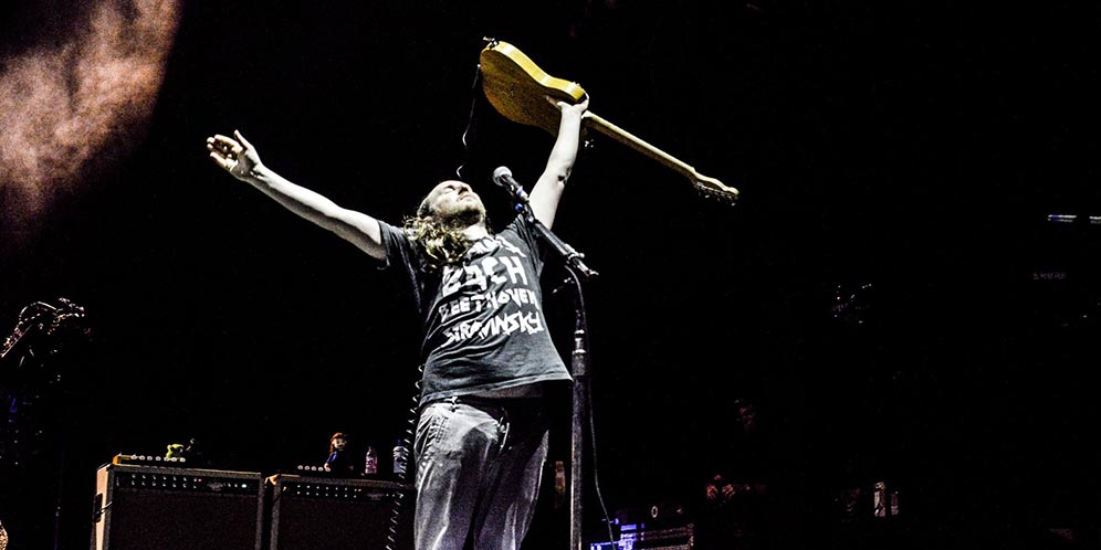  Incubus Sukses Hangatkan Malam Jakarta